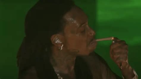 Wiz Khalifa ‘indicted’ in Romania after smoking joint on stage